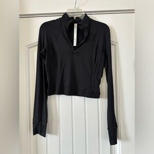 Lululemon black 1/4 zip cropped long sleeve size 6
